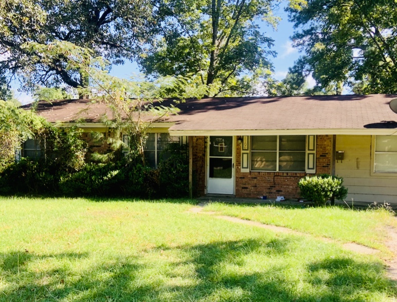 1106 Mitchell St,Lufkin,Texas 75901,4 Rooms Rooms,1 BathroomBathrooms,House,Mitchell St,1191